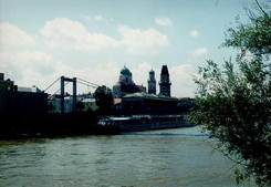 Passau: Németország első sodronyhídja